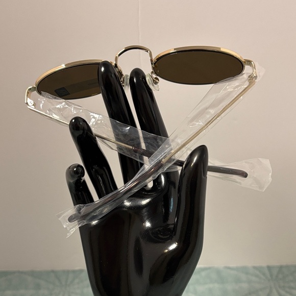 Sunglasses ๐by: FGX International NWT - Picture 2 of 7